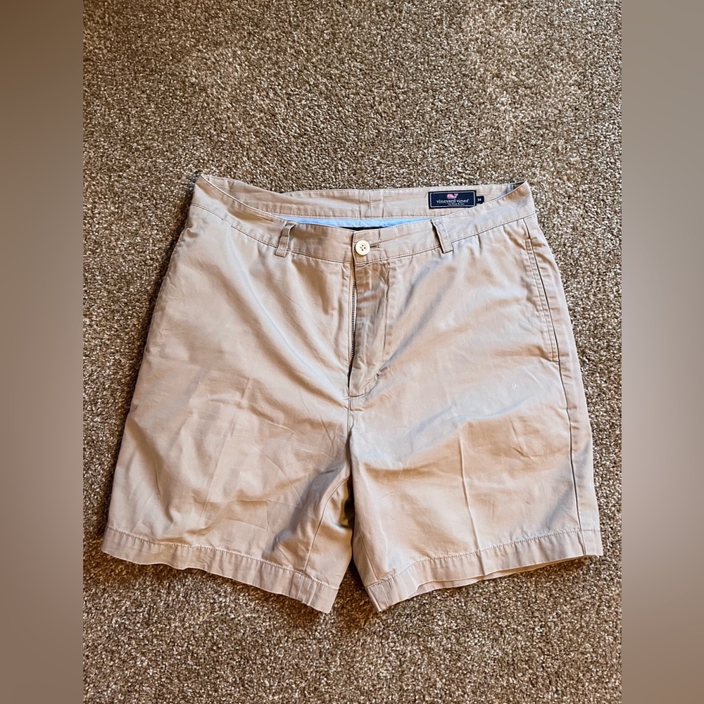 Vineyard Vines Khaki Shorts 34